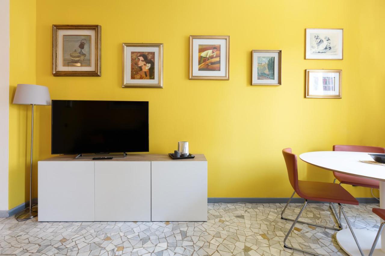 Apartment With Balcony - 50 M Far From M1 Pasteur Milano Eksteriør billede