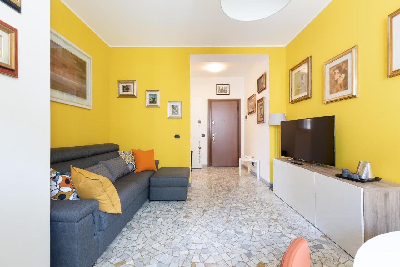 Apartment With Balcony - 50 M Far From M1 Pasteur Milano Eksteriør billede